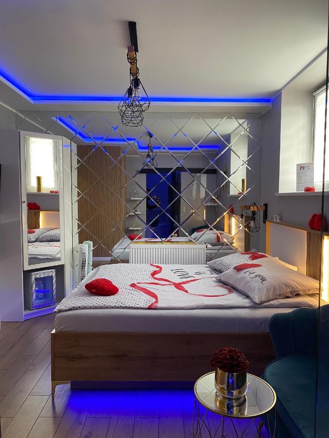 גניזנו Apartament "Love" Centrum Z Duza Wanna Dla Dwojga מראה חיצוני תמונה
