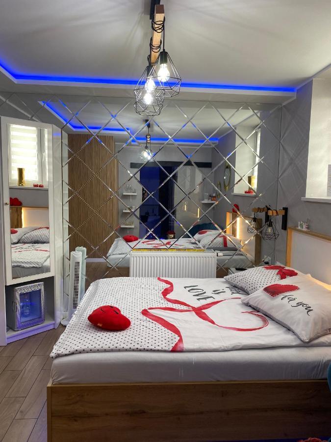 גניזנו Apartament "Love" Centrum Z Duza Wanna Dla Dwojga מראה חיצוני תמונה
